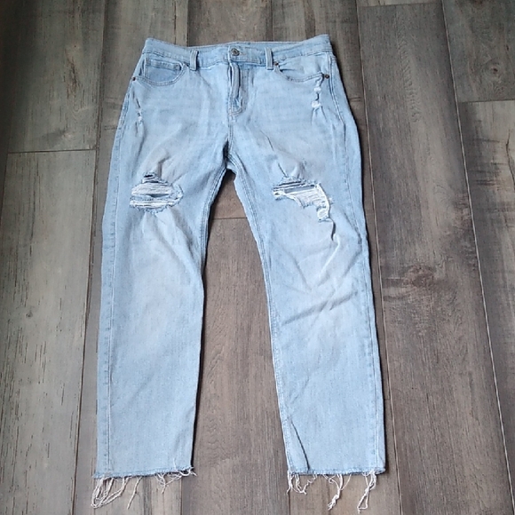 Old Navy Light Blue Distressed Ankle Jeans - Picture 2 of 9